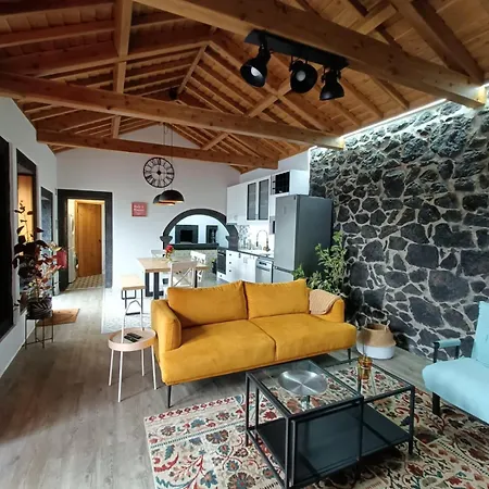 Casa Do Poco Holiday home *